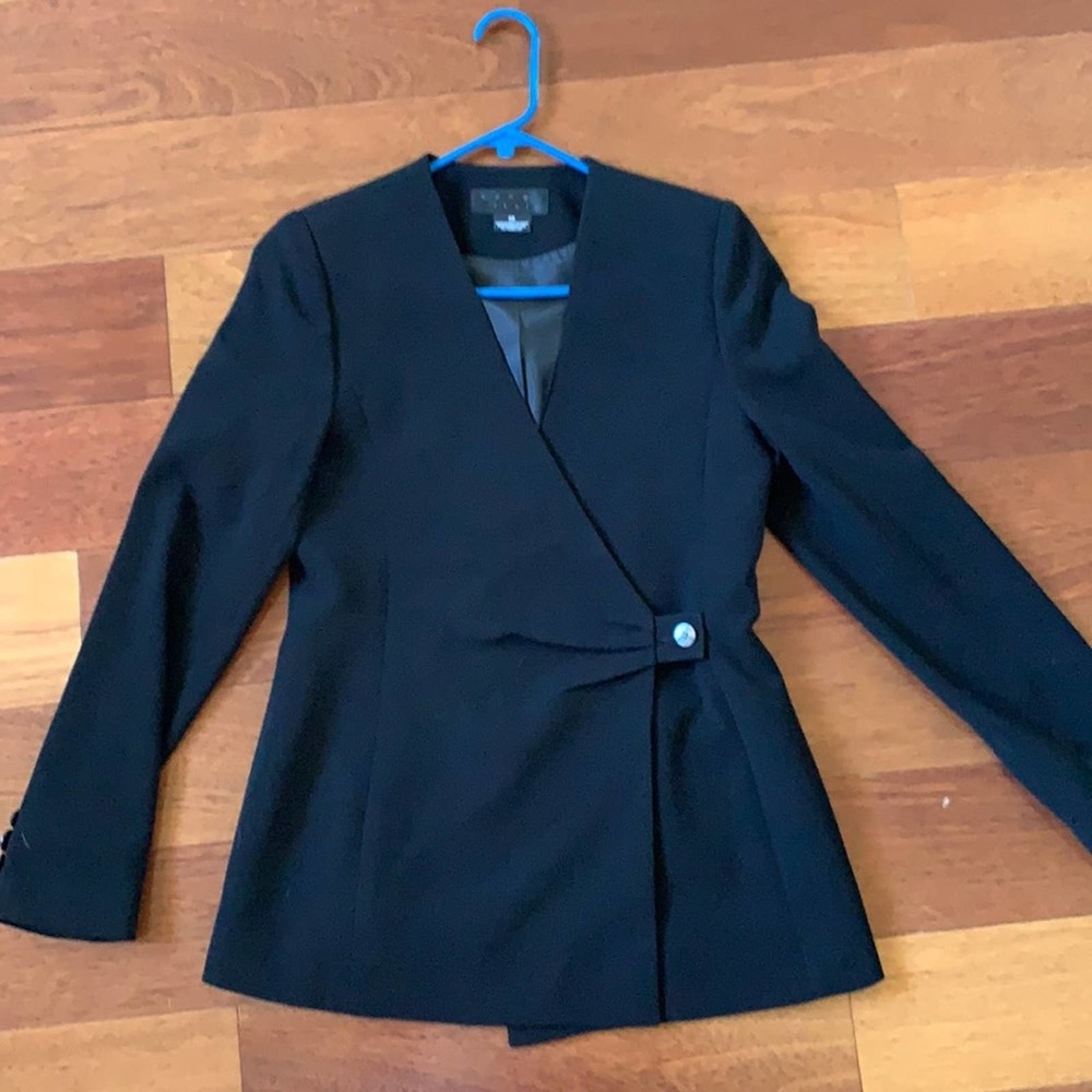 Asymmetric Side Button Blazer Jacket